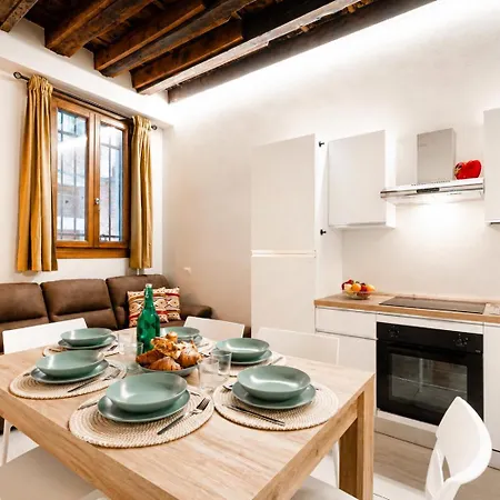 Brand New Super Comfy Ground Floor * Benátky