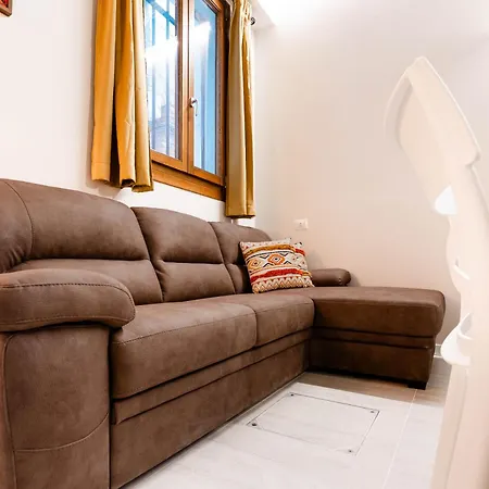 Brand New Super Comfy Ground Floor Venise