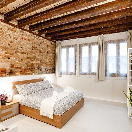 Brand New Super Comfy Ground Floor * Venise
