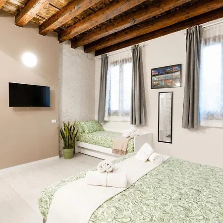 Apartmán Brand New Super Comfy Ground Floor *
