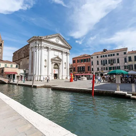 Brand New Super Comfy Ground Floor Venise